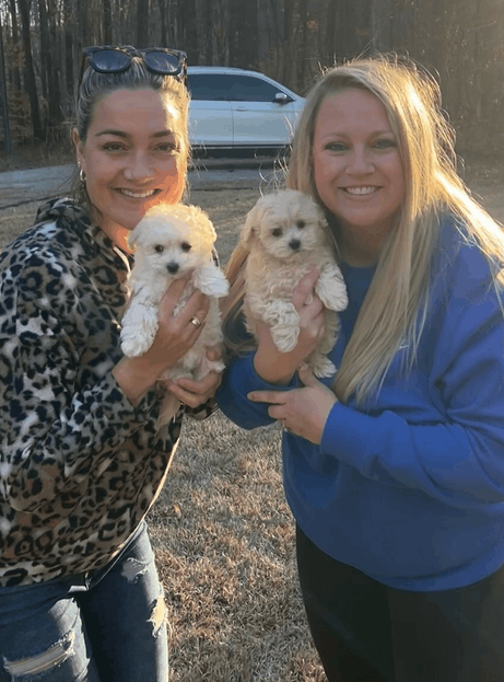 Familia feliz con Coco